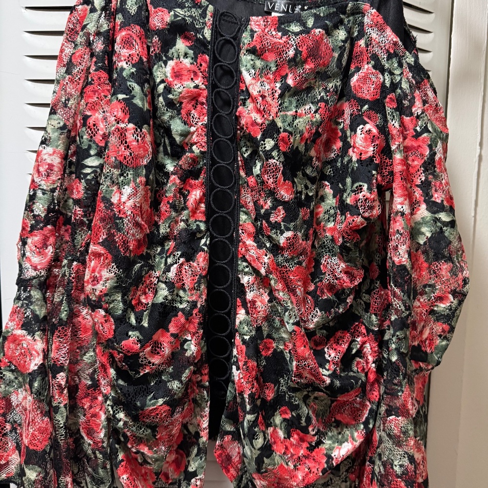 1XL Venus Lace Bell Sleeve Cold Shoulder Roses Top